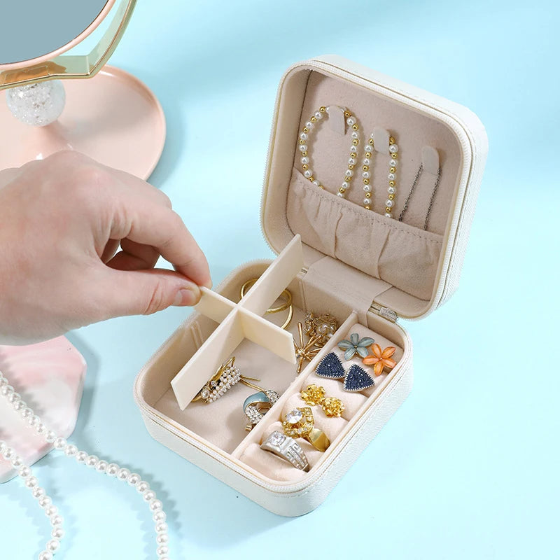 Mini Jewelry Storage Box Portable Family Travel Earrings Necklace Storage Box Female Ring Organizer.