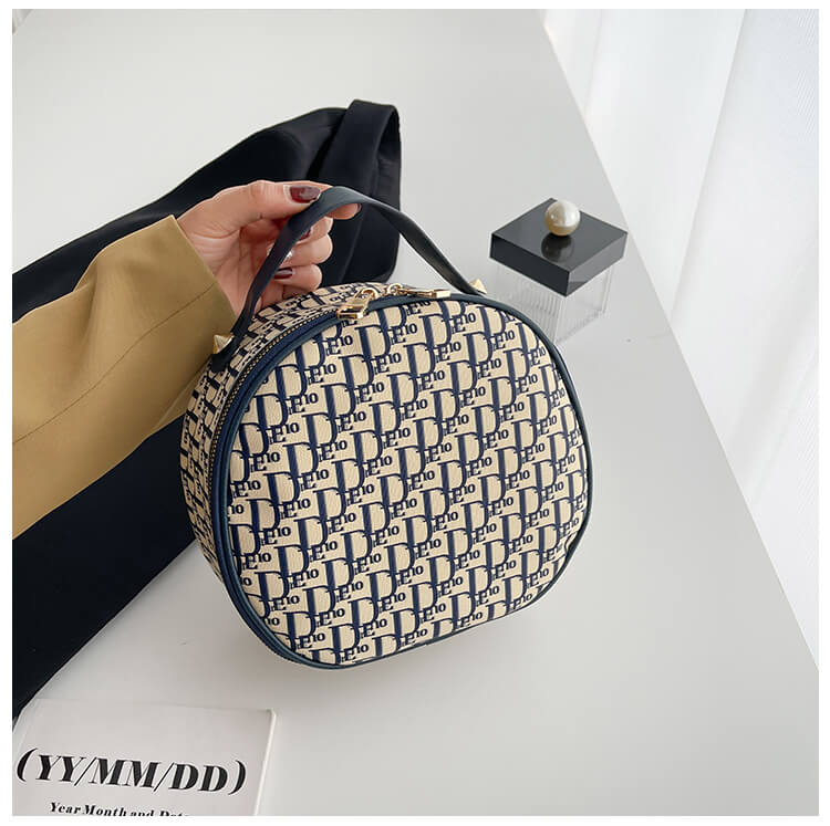 Luxury Portable Makeup Organizer Bag.