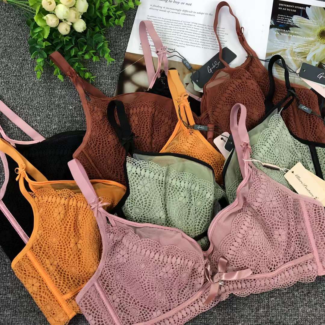 Elegant Lace Underwire Bra.