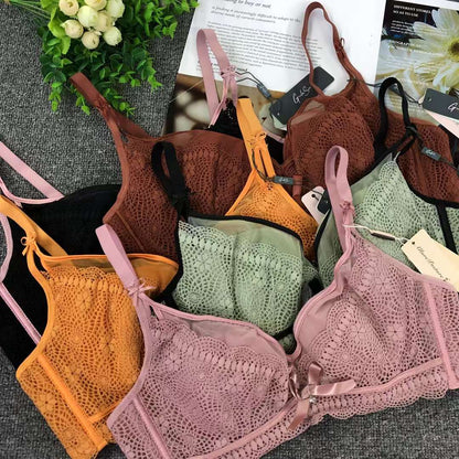 Elegant Lace Underwire Bra.